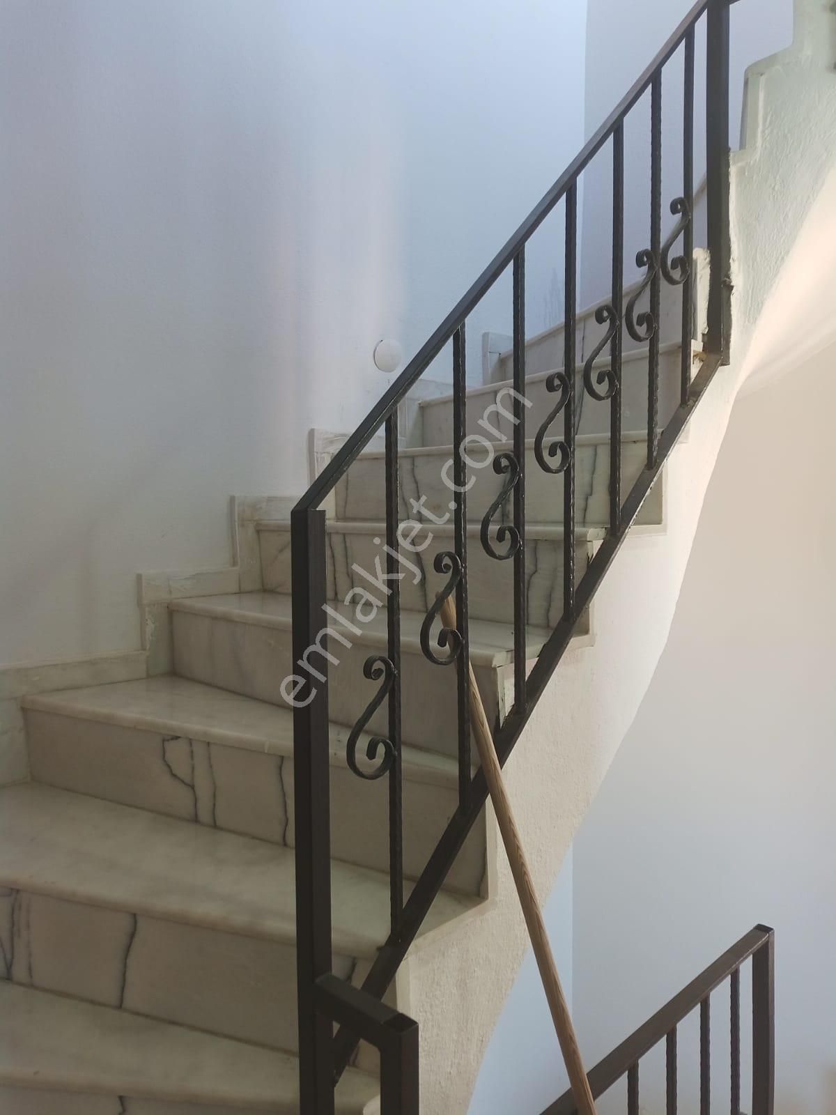 Karaova'da Köşe Konumlu,bahçeli 3+1 Müstakil Villa - Görsel 16