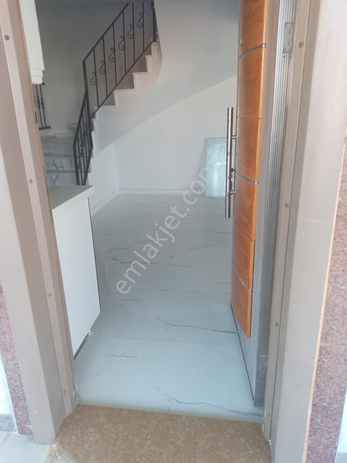 Karaova'da Köşe Konumlu,bahçeli 3+1 Müstakil Villa - Görsel 10