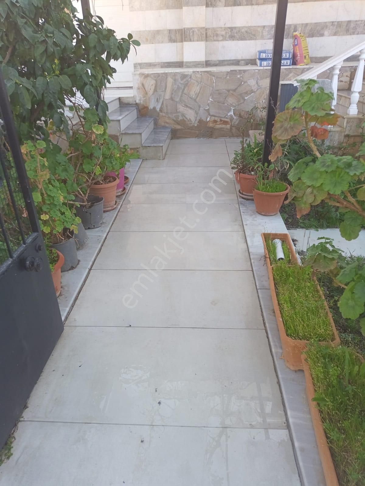 Karaova'da Köşe Konumlu,bahçeli 3+1 Müstakil Villa - Görsel 3