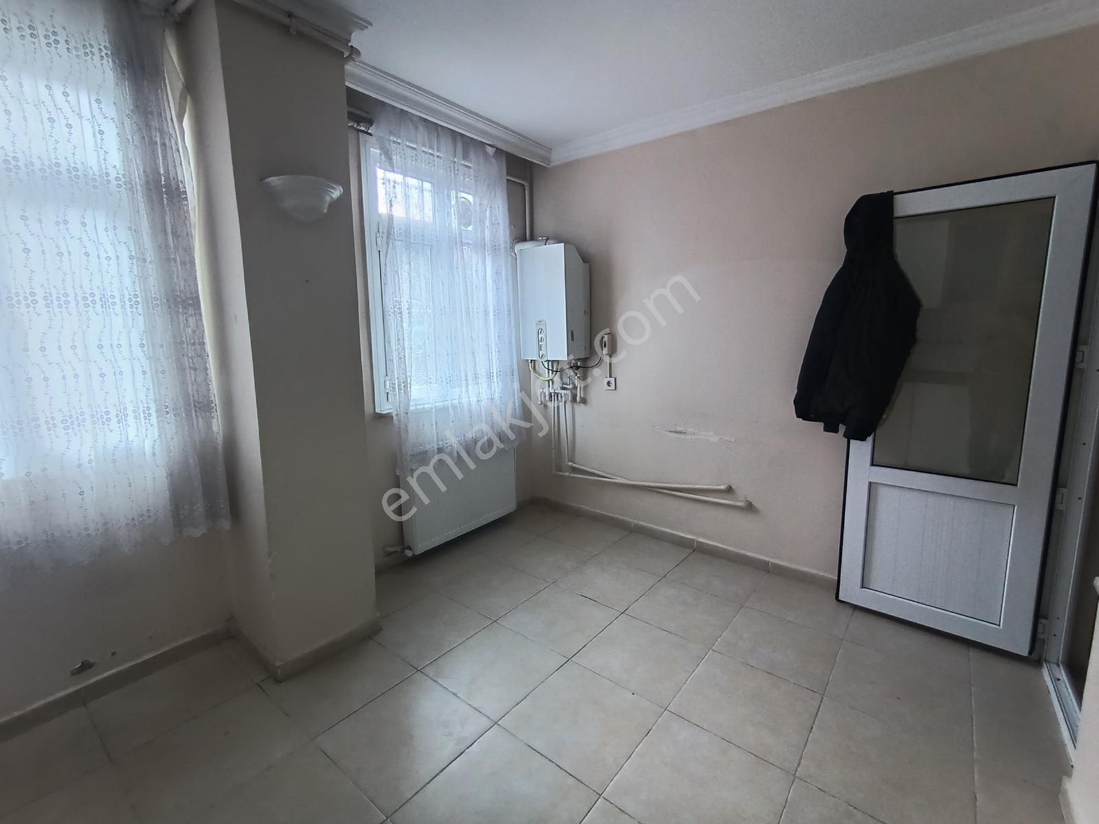 Hürriyet Mahallesi 1+1 Kiralık Daire - Görsel 32