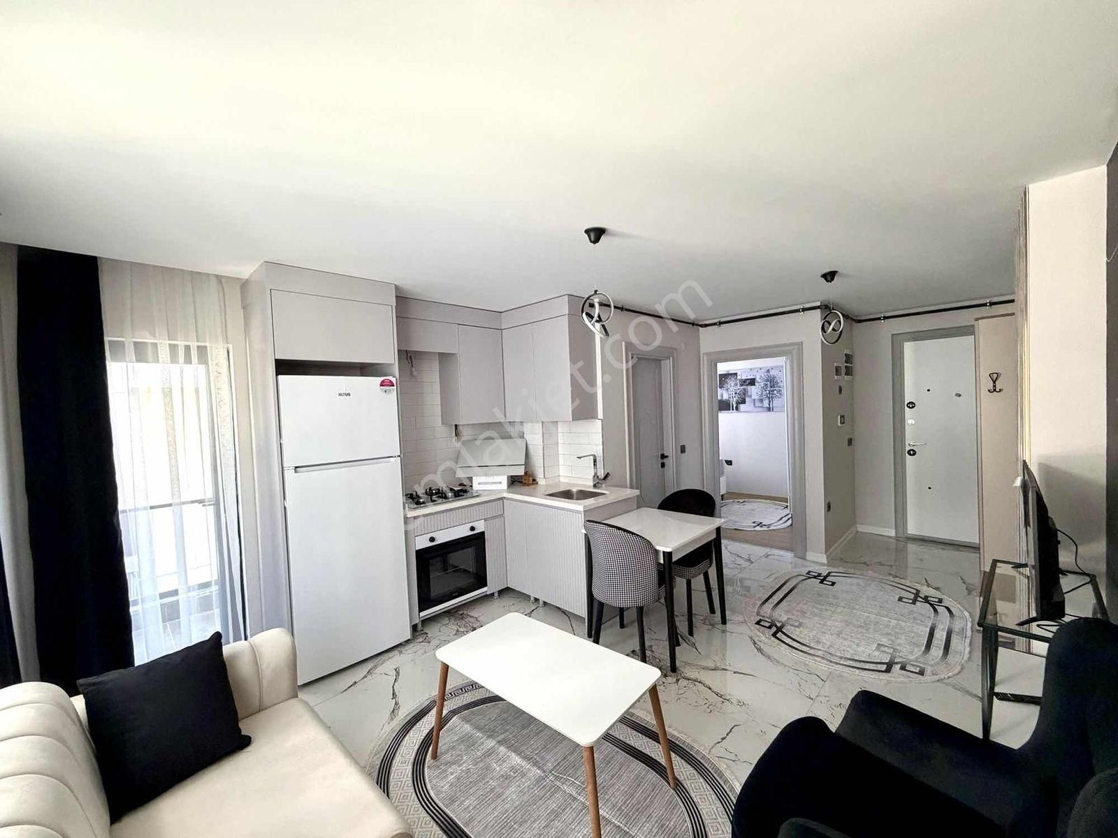 Truva//selim Dağhan'dan Sahile Yürüme Mesafesinde Eşyalı 1+1