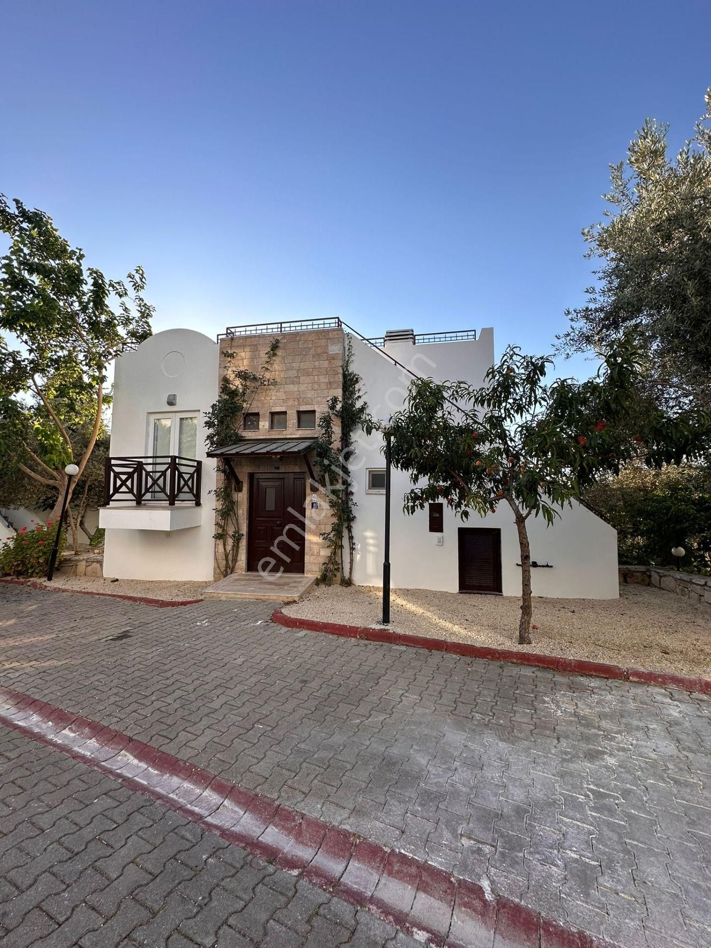 Denize 200 Metre Tek Müstakil 3+1 Villa... - Görsel 2