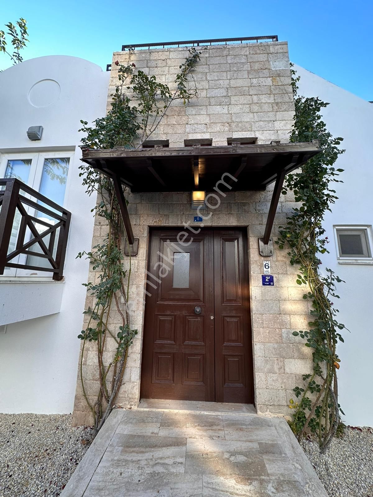 Denize 200 Metre Tek Müstakil 3+1 Villa... - Görsel 11