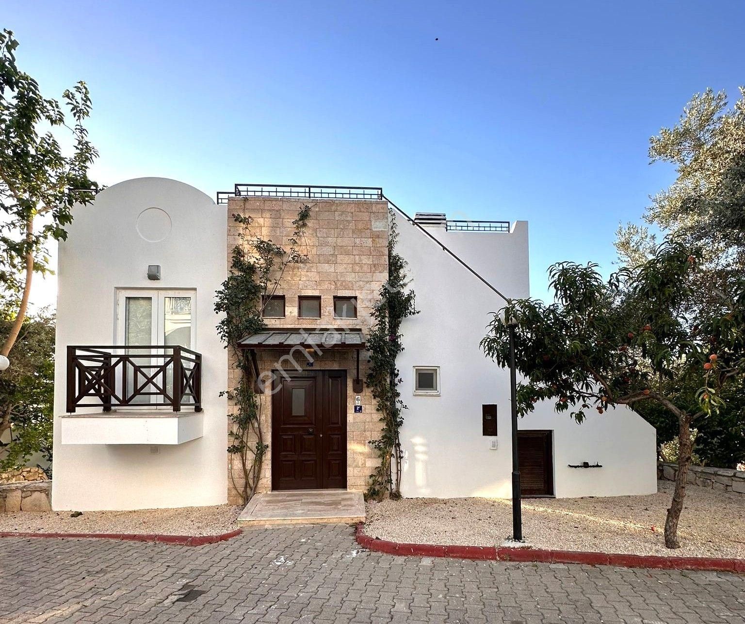 Denize 200 Metre Tek Müstakil 3+1 Villa...