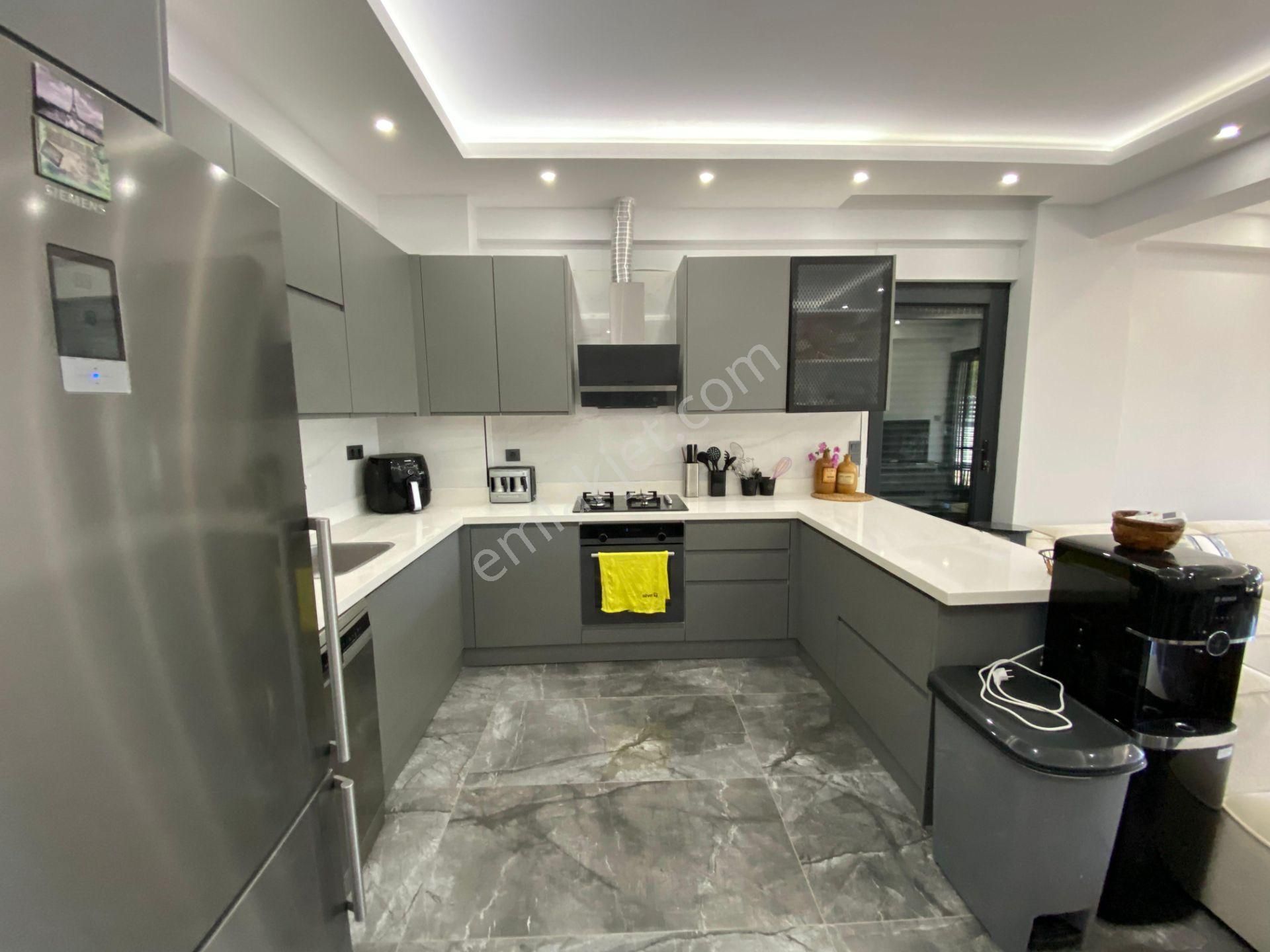 Didim Akbükte Denize 350 Metre 5+1 Havuzlu Yerden Isıtmalı Villa - Görsel 27