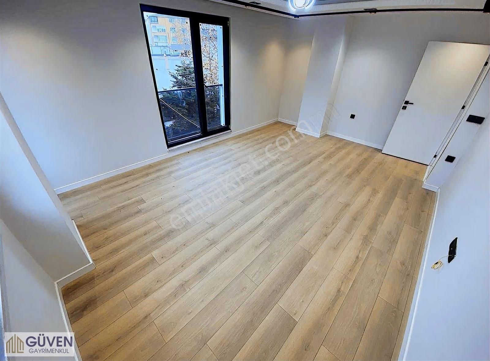 Marmaray Dibinde Satılık Lüks Ara Kat Daire Asansörlü - Görsel 8