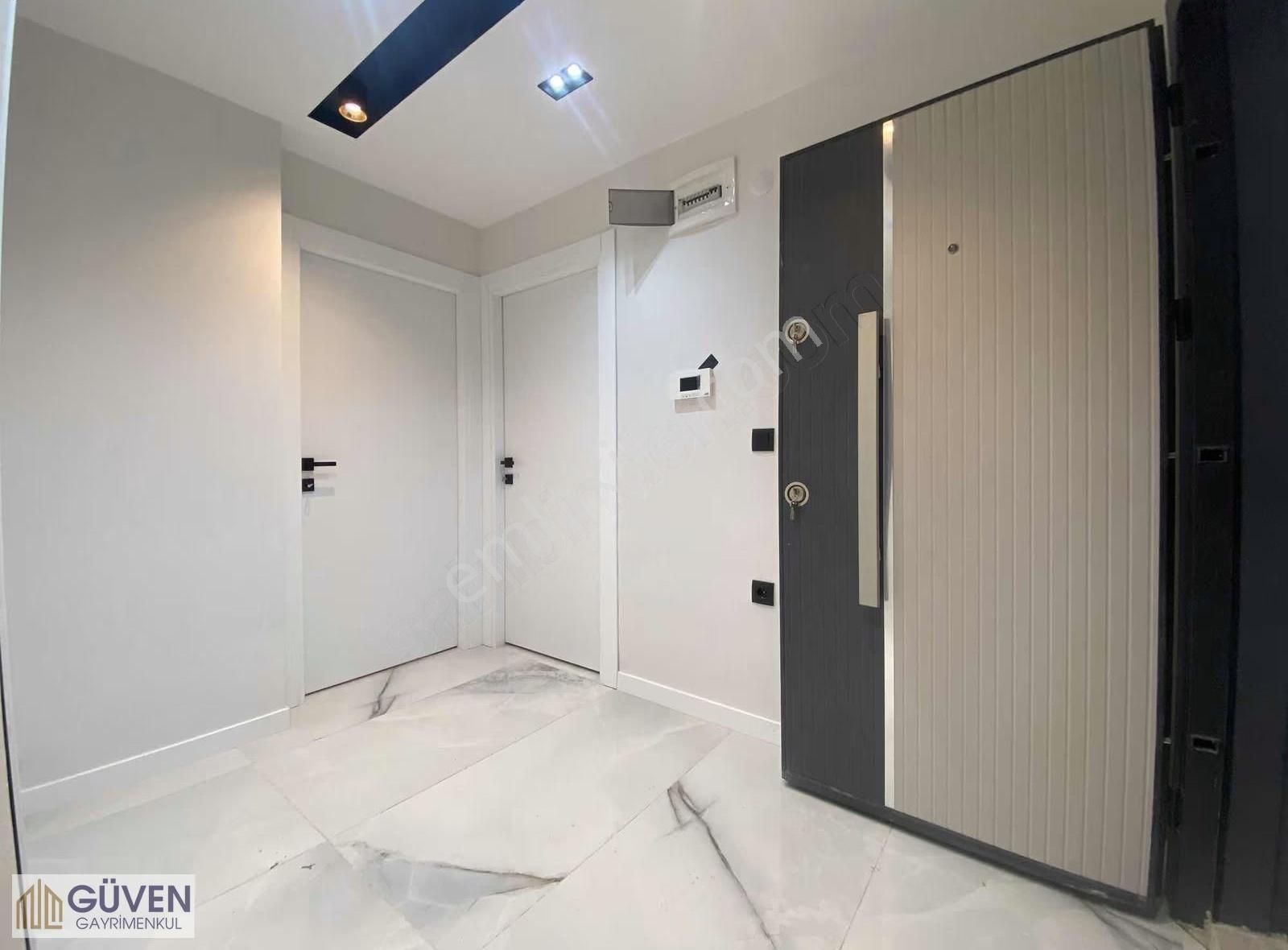 Marmaray Dibinde Satılık Lüks Ara Kat Daire Asansörlü - Görsel 3