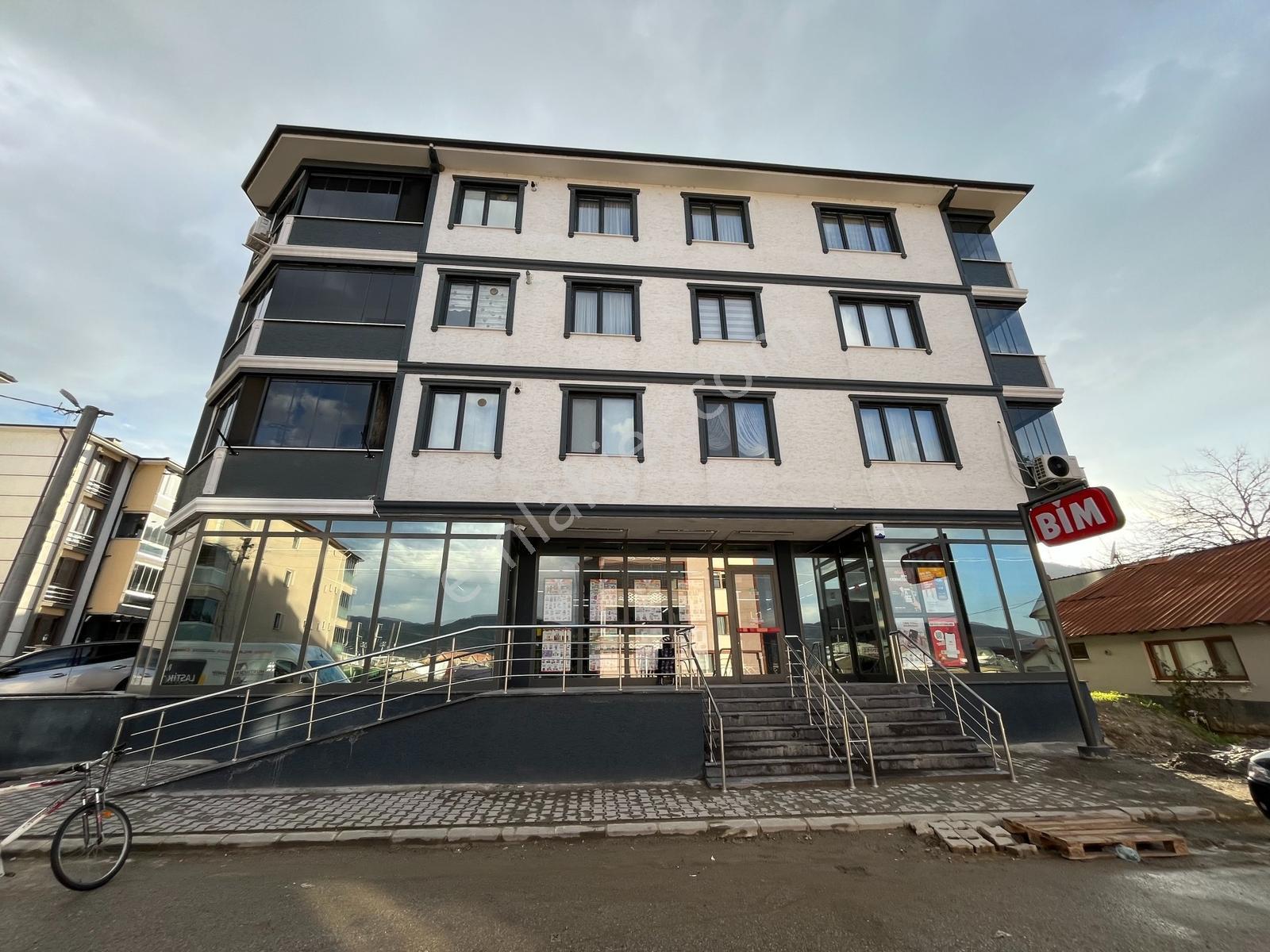 Ruşen Aydın Gyd'dan Kaynaşlı Merkezde Satılık İşyeri Ve Deposu - Görsel 8