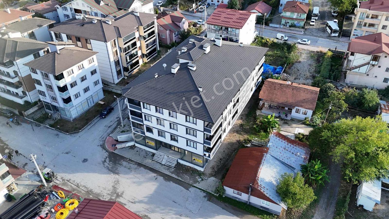 Ruşen Aydın Gyd'dan Kaynaşlı Merkezde Satılık İşyeri Ve Deposu - Görsel 15