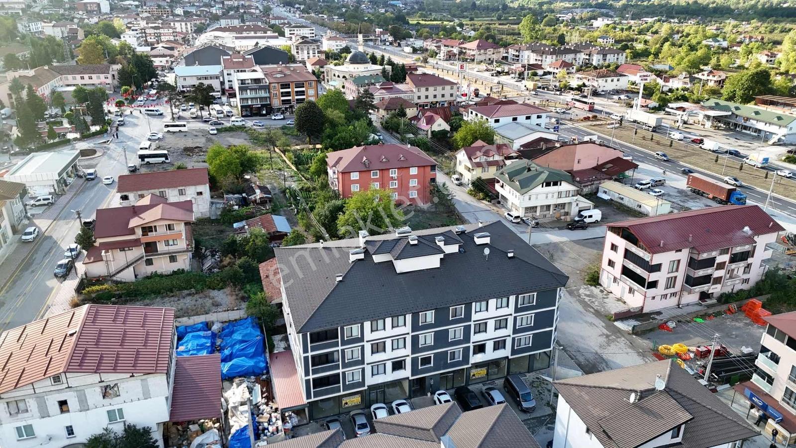 Ruşen Aydın Gyd'dan Kaynaşlı Merkezde Satılık İşyeri Ve Deposu - Görsel 3