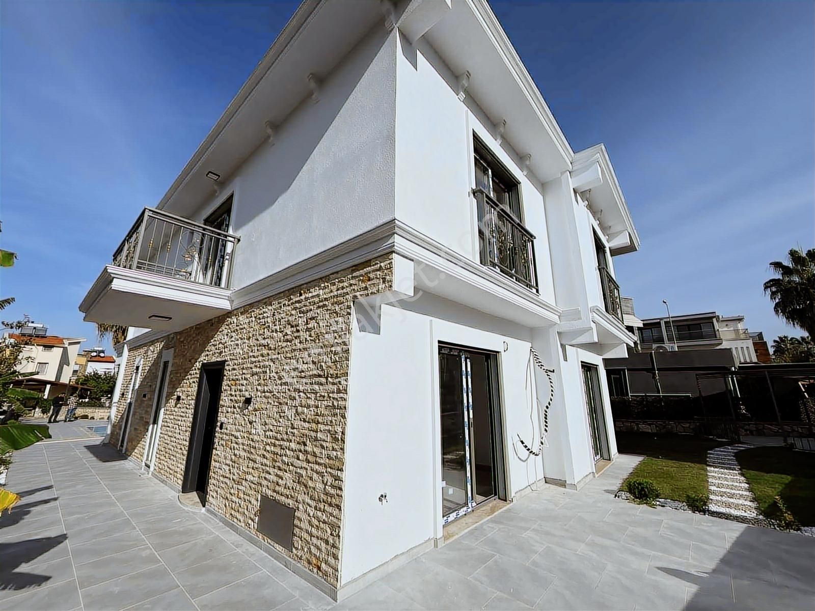 Davutlar**denize Yakın** 550 M2 Arsada Satılık Özel 5+1 Villa - Görsel 32