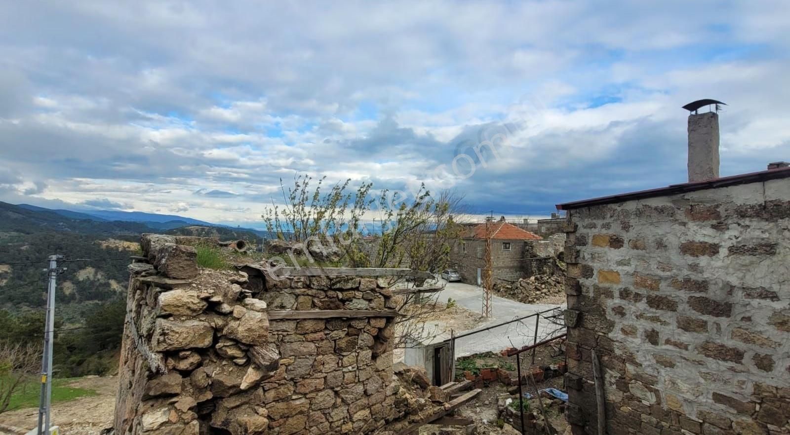 Çanakkale Ayvacık Ahmetçede Denız Gören Önü Açık Metruk Taş Ev