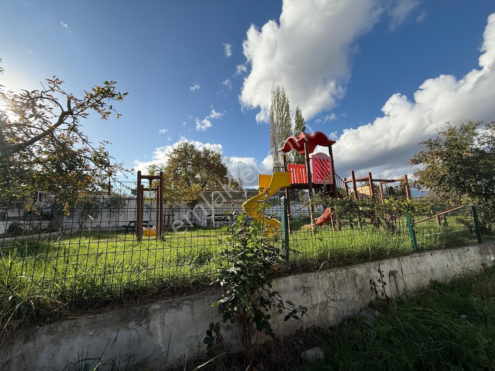 Kuşadası Davutlar Yolu Üzeri Genis Veranda 3+1 Manzaralı - Görsel 24