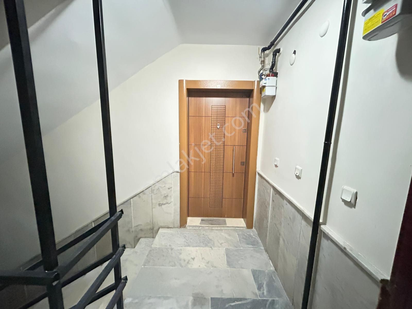 Taner'den Dikmen Sokullu'da 3+1+kiler Süper Lüks Giriş Kat - Görsel 13