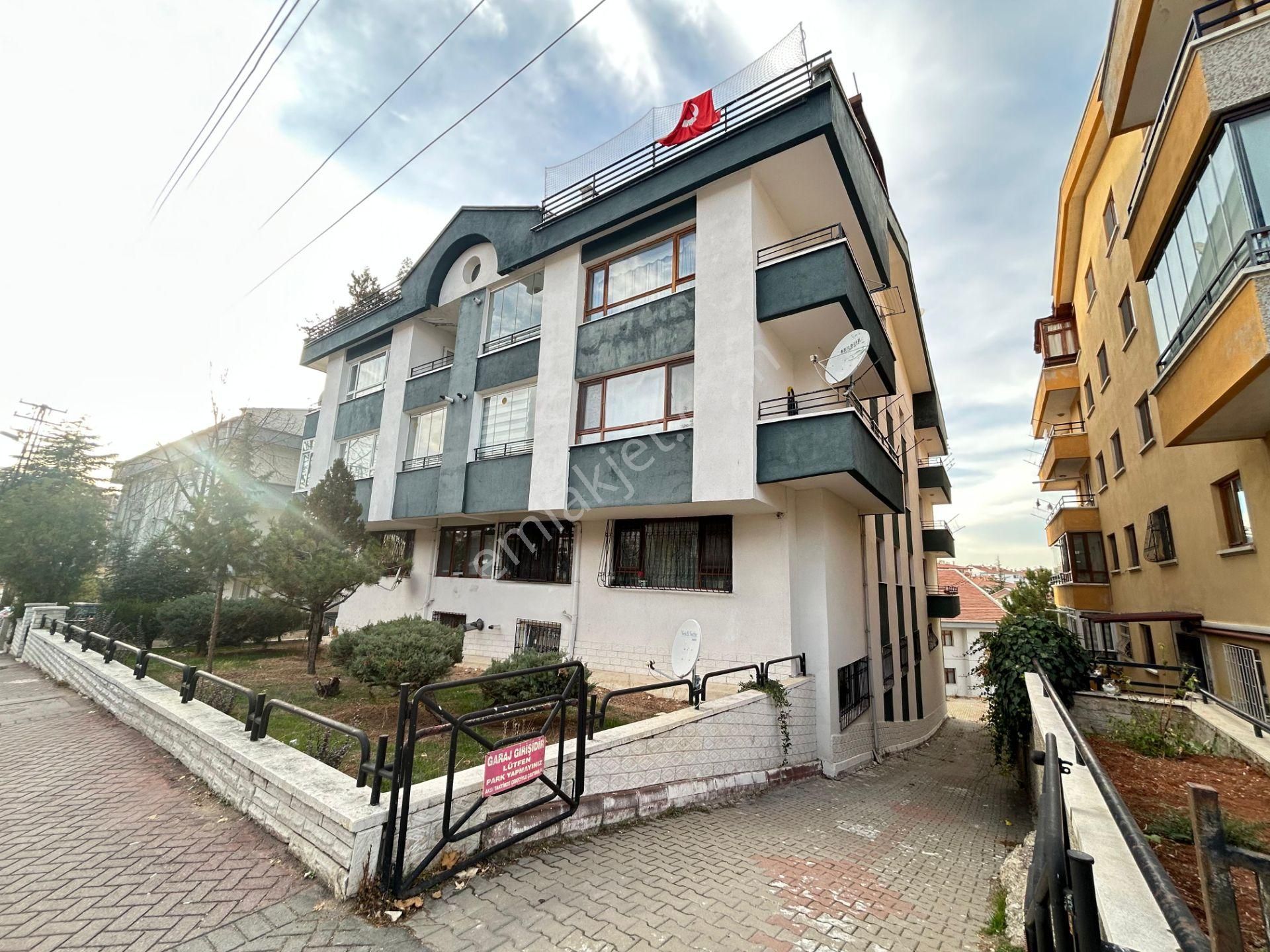 Taner'den Dikmen Sokullu'da 3+1+kiler Süper Lüks Giriş Kat - Görsel 30