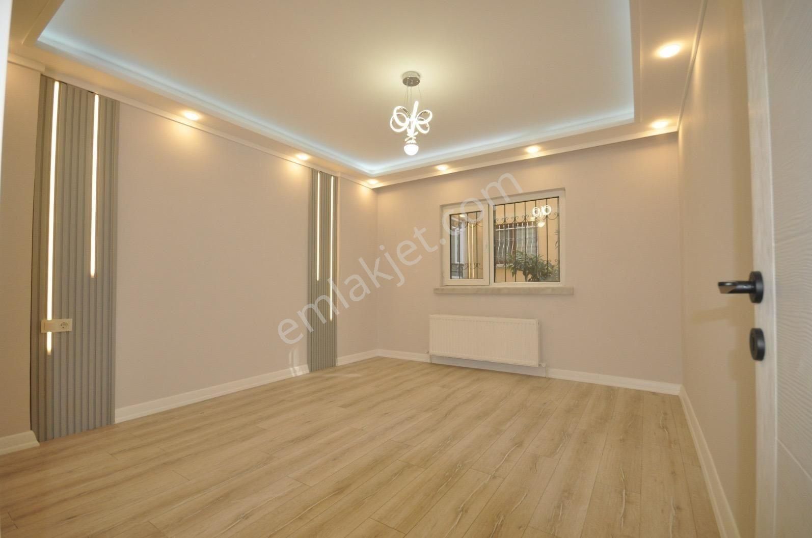 Taner'den Dikmen Sokullu'da 3+1+kiler Süper Lüks Giriş Kat - Görsel 11