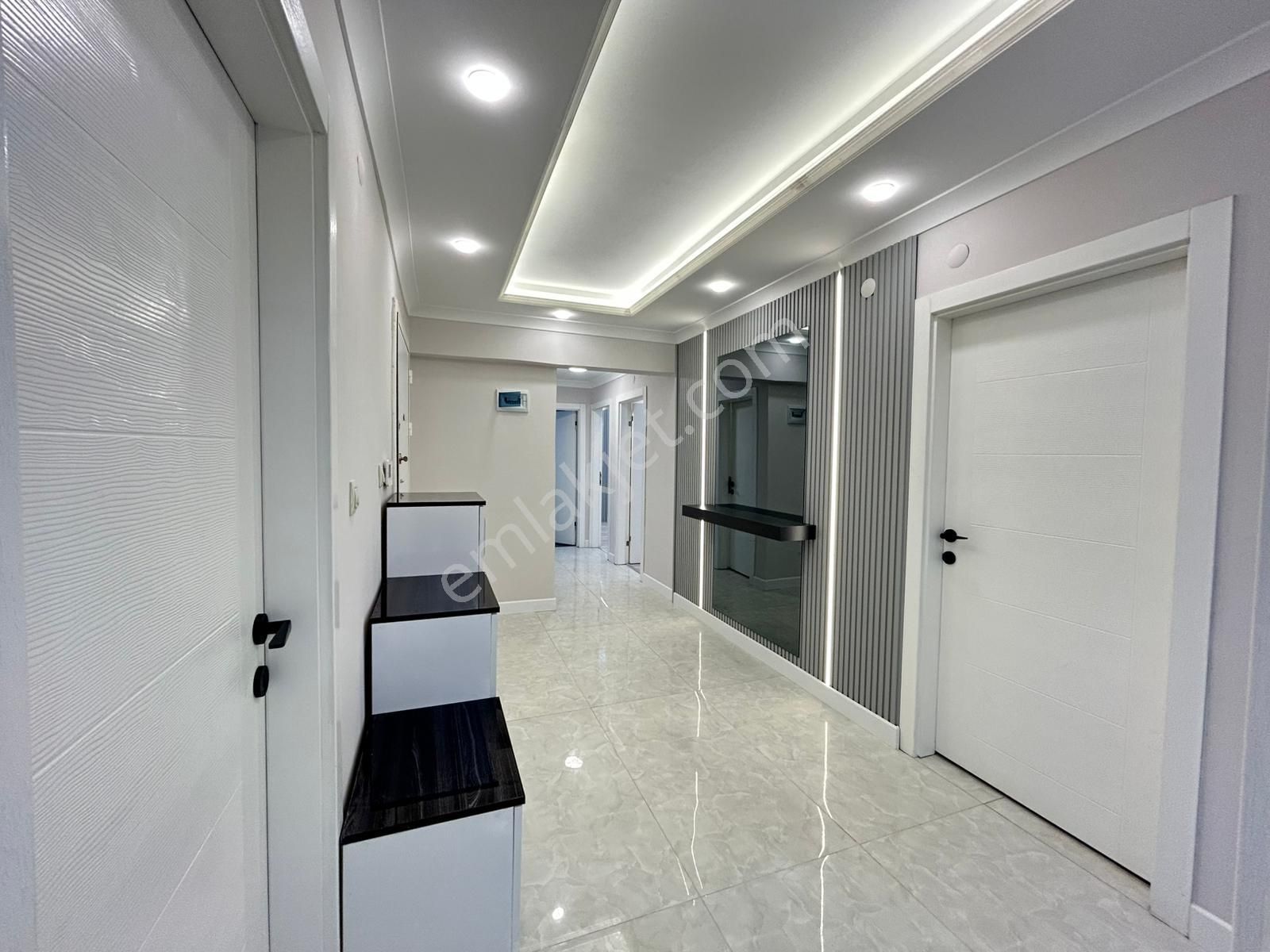 Taner'den Dikmen Sokullu'da 3+1+kiler Süper Lüks Giriş Kat - Görsel 18