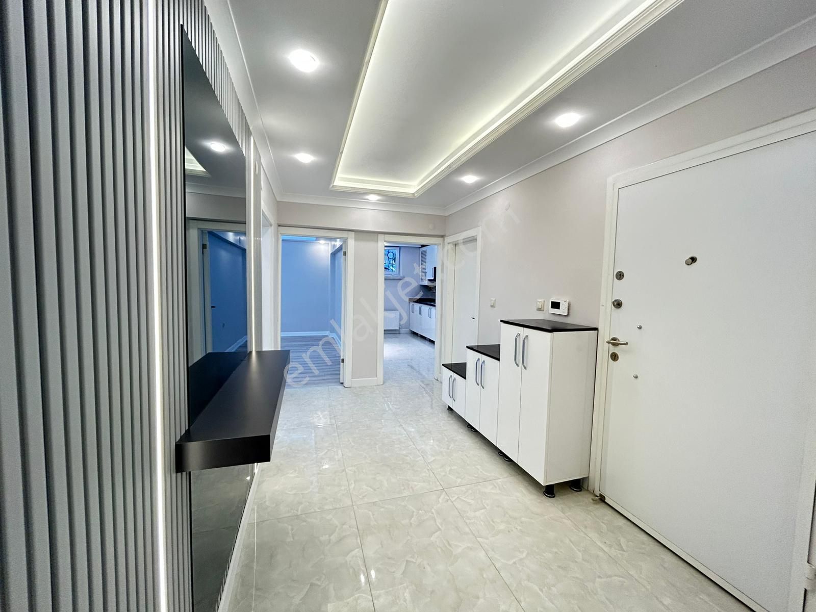 Taner'den Dikmen Sokullu'da 3+1+kiler Süper Lüks Giriş Kat - Görsel 23