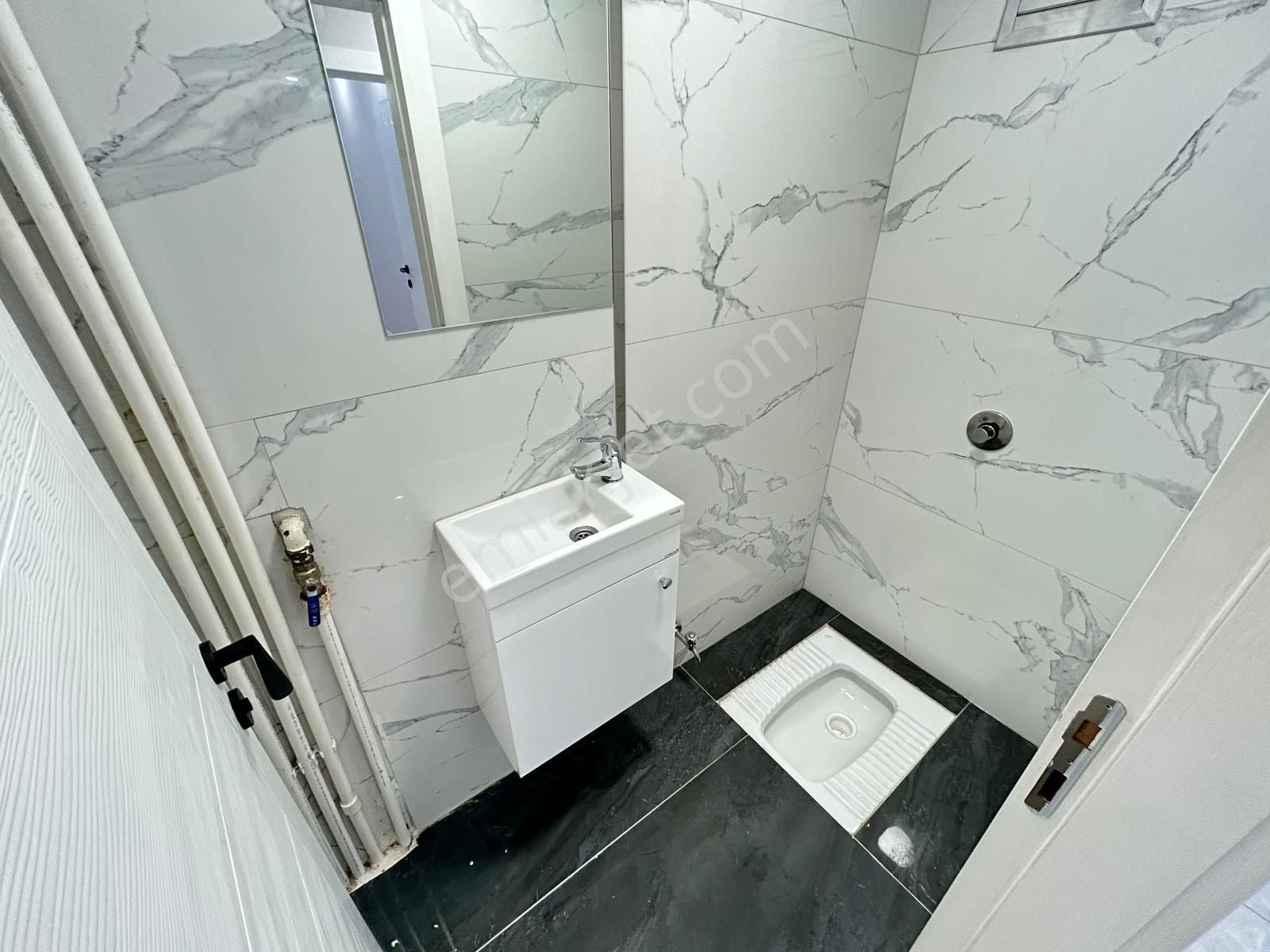 Taner'den Dikmen Sokullu'da 3+1+kiler Süper Lüks Giriş Kat - Görsel 14