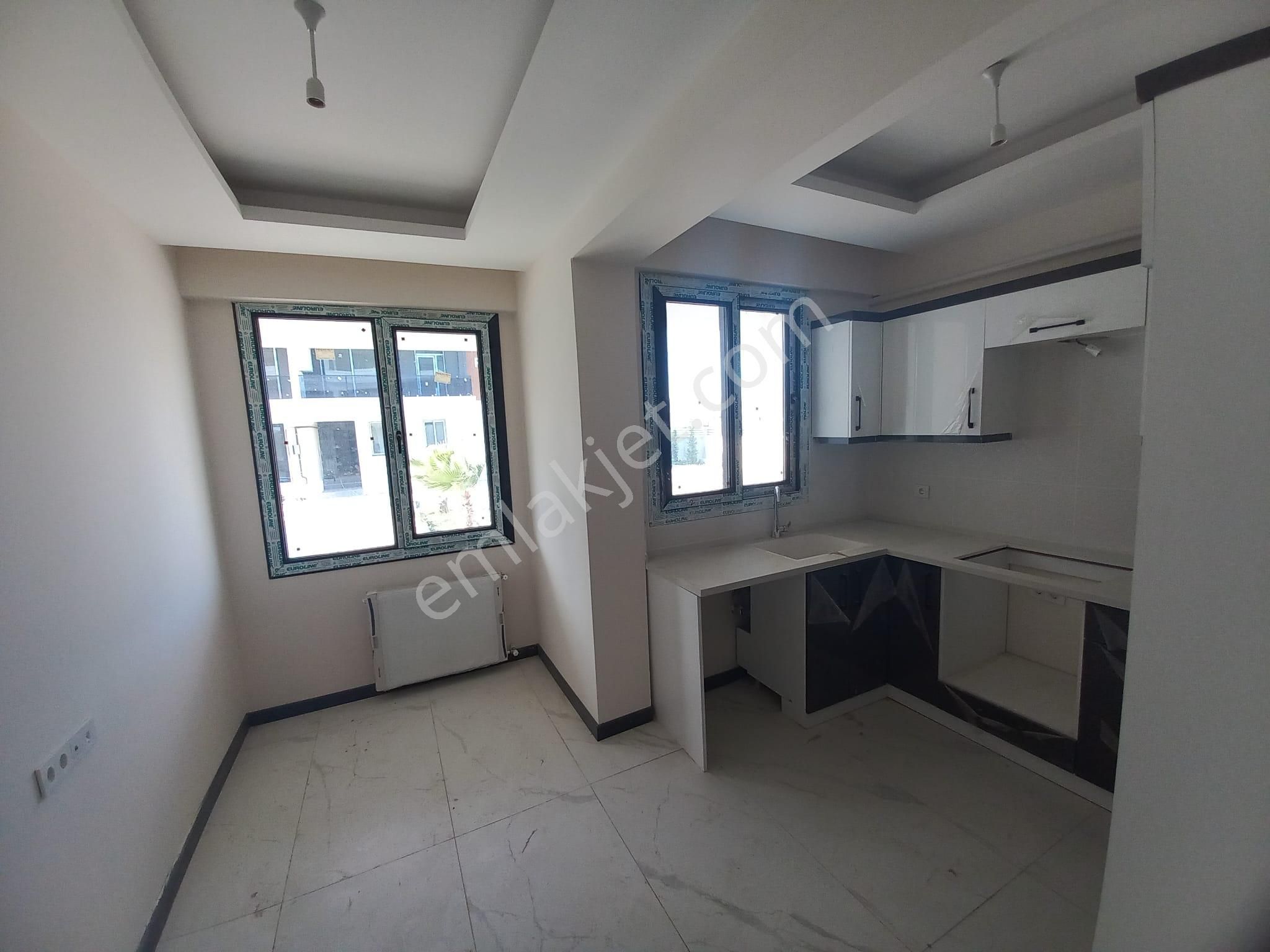 Turpa Lotustan Bahçelievler Florya Sitesinde Satılık Fırsat Daireler - Görsel 4