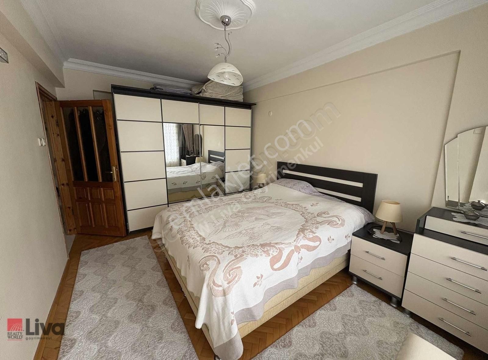 Liva'dan Bahçelievler Mahallesinde Satılık 3+1 Daire - Görsel 9