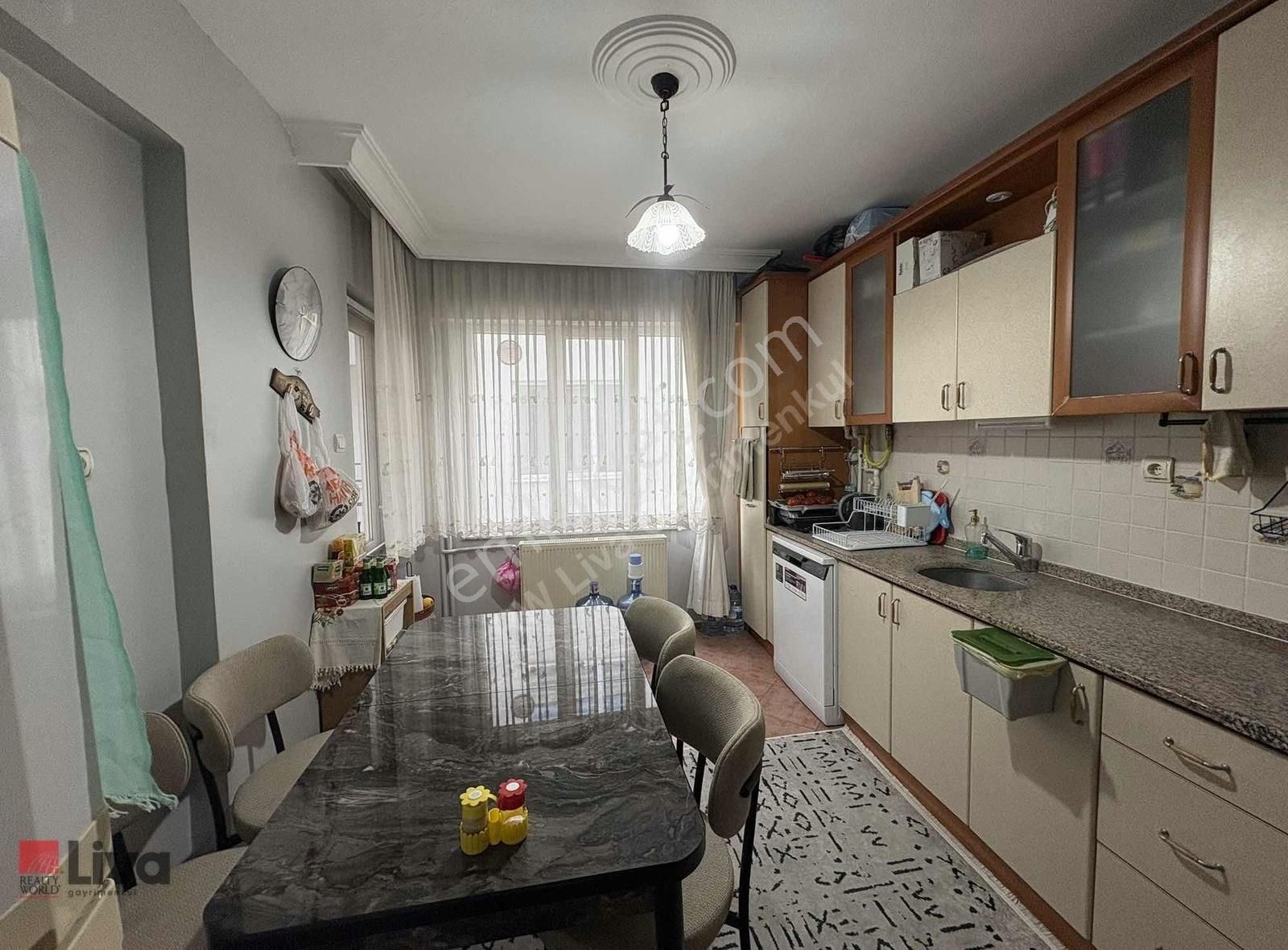 Liva'dan Bahçelievler Mahallesinde Satılık 3+1 Daire - Görsel 17