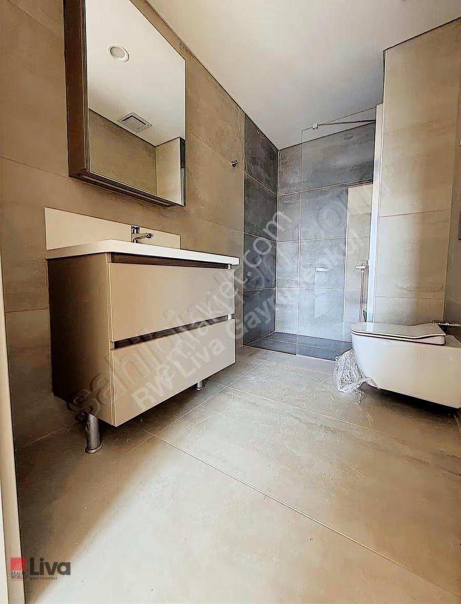 Rw Liva'dan Emlakkonut'da Ebeveyn Banyolu 3+1 Kiralık Daire - Görsel 4