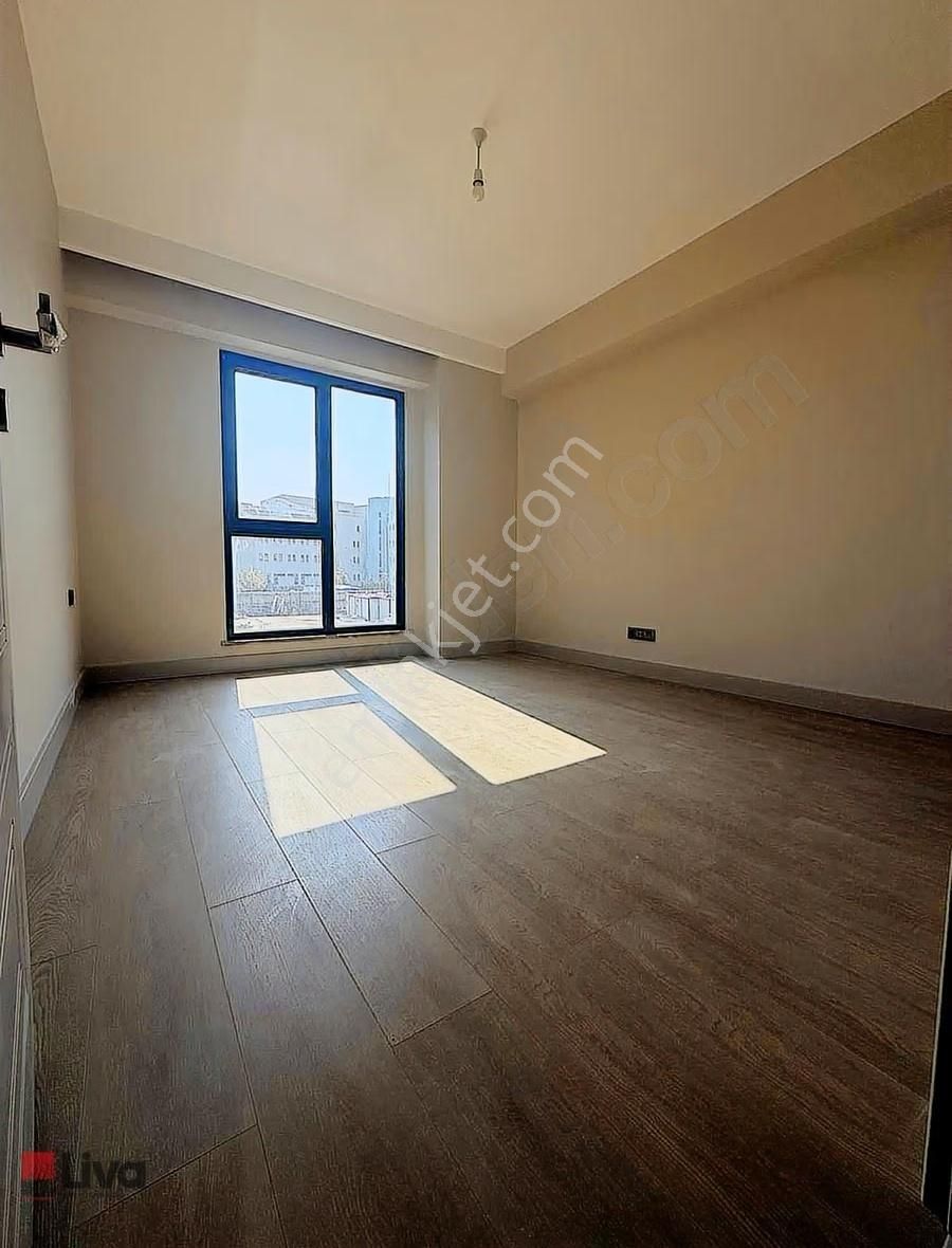 Rw Liva'dan Emlakkonut'da Ebeveyn Banyolu 3+1 Kiralık Daire - Görsel 2