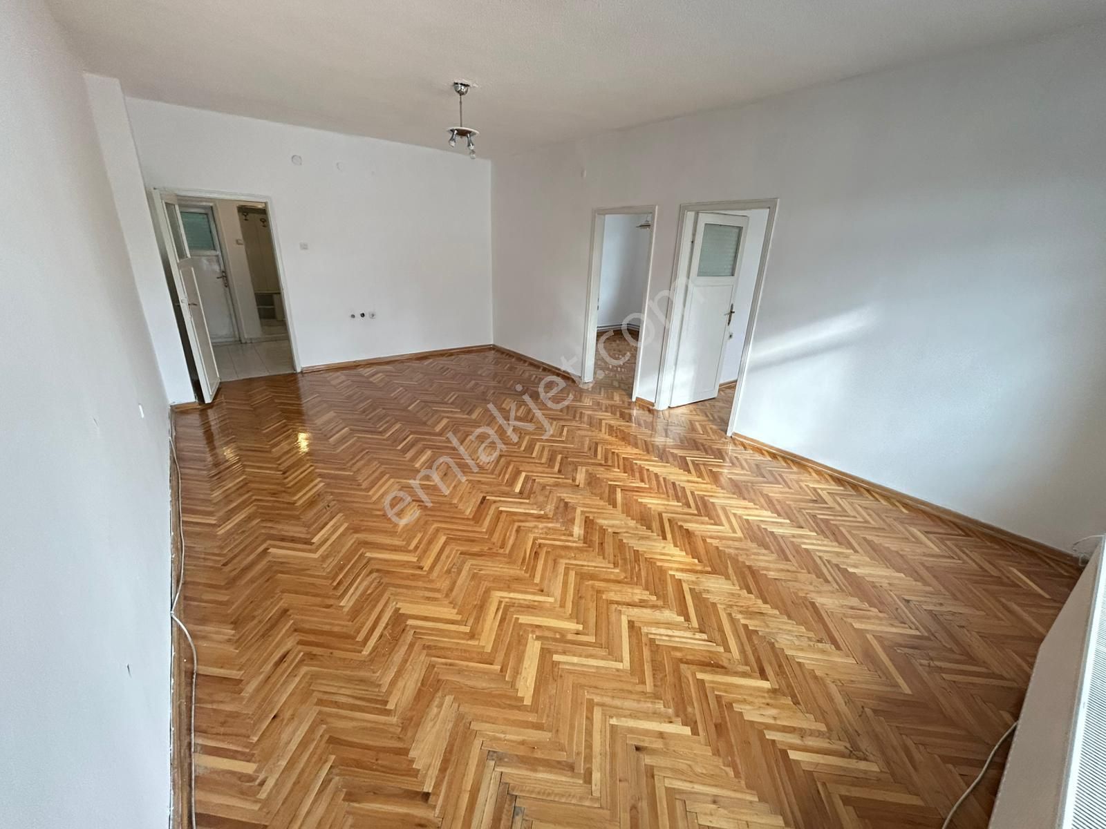 Taner'den Dikmen Sokullu'da 3+1 Kombili Güney Doğu Üst Kat Ön Cephe - Görsel 33