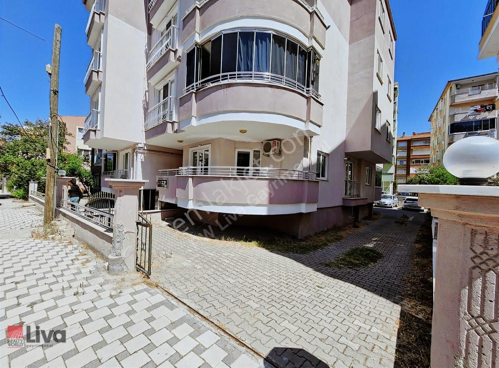Rw Liva Dan Bahçelievler De Muhteşem Konumda 2+1 Satılık Daire - Görsel 28