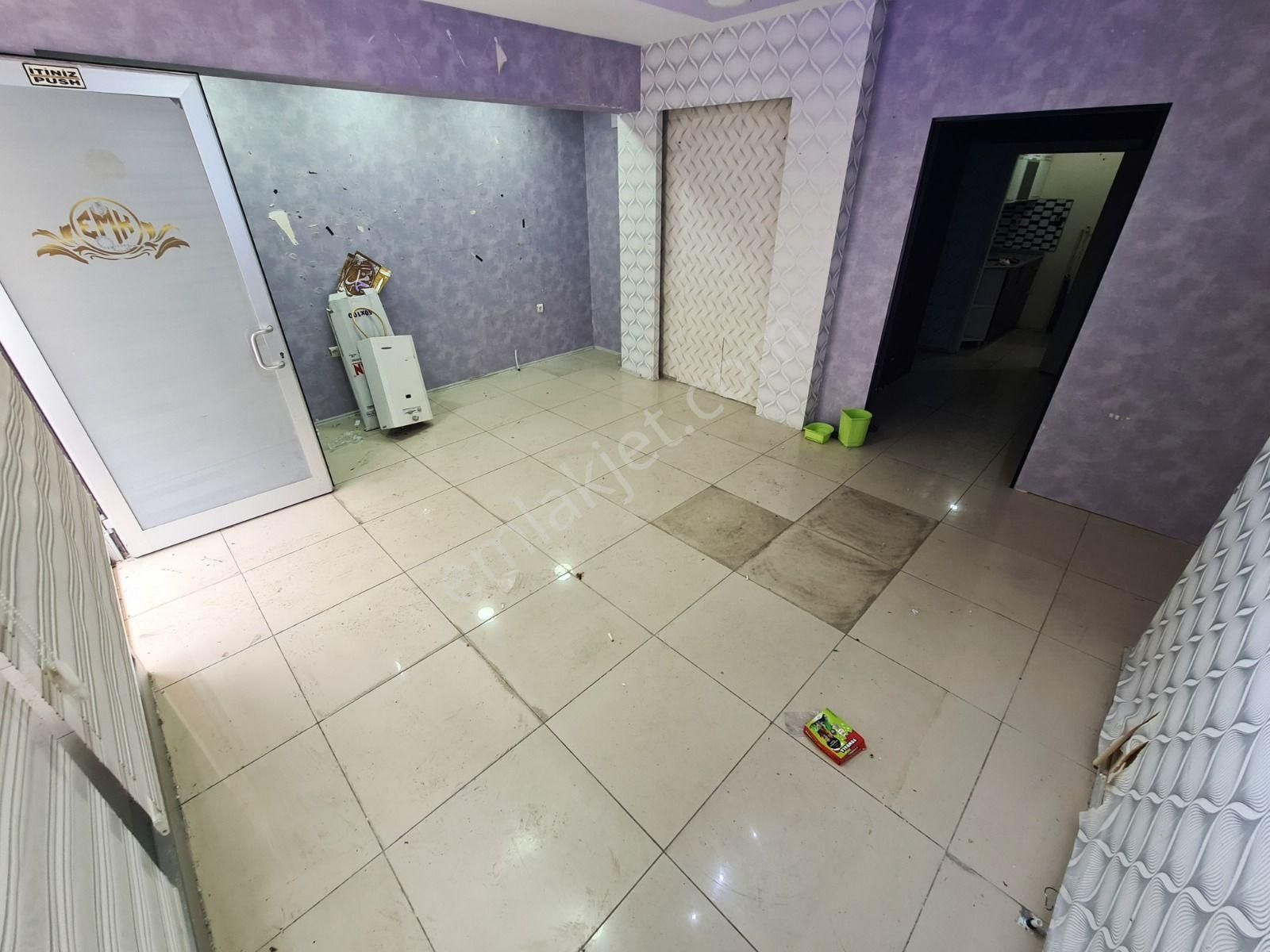 Vadikent Yakını Mutfak + Wc + Depolu 40 M² Satılık Dükkan - Görsel 2