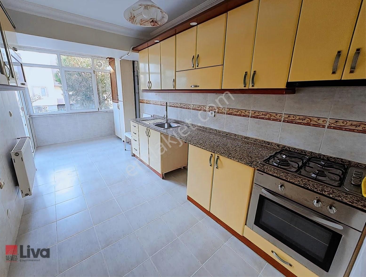 Liva' Dan Mükemmel Konumda Satılık 3+1 Daire - Görsel 17