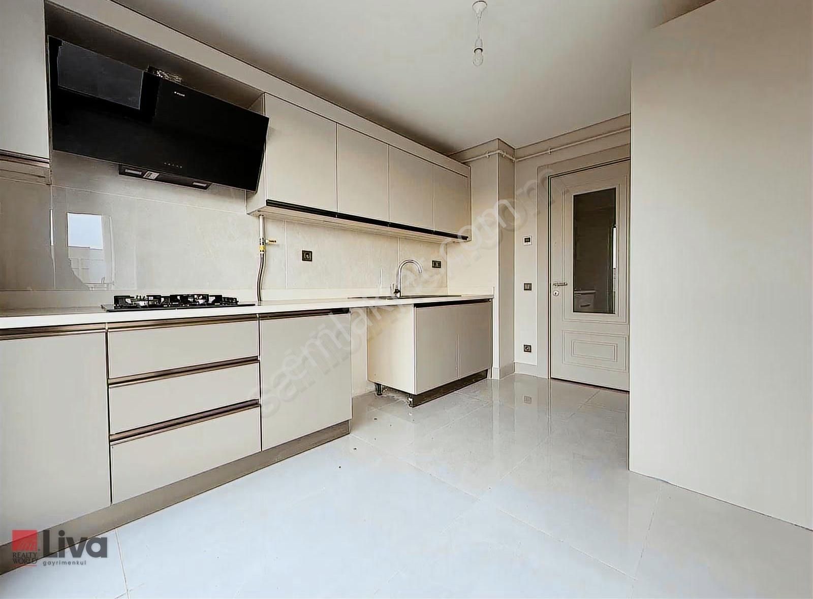 Rw Liva'dan Emlakkonut'da Ebeveyn Banyolu Kiralık 2+1 Daire - Görsel 21