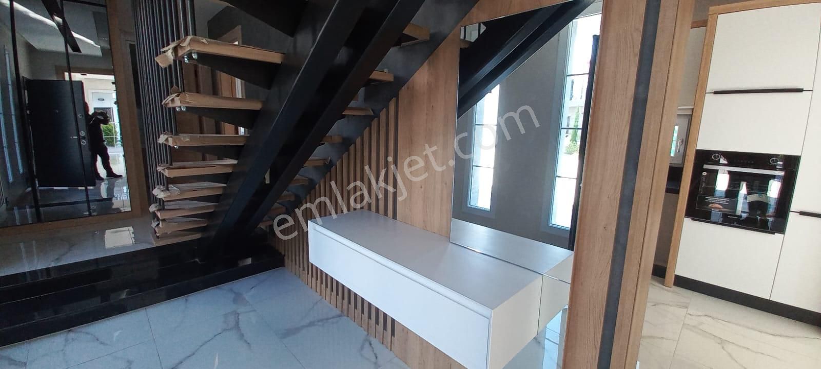 Havuzlu Ve Güvenlikli Sitede Denize 500 Metre Villa - Görsel 9