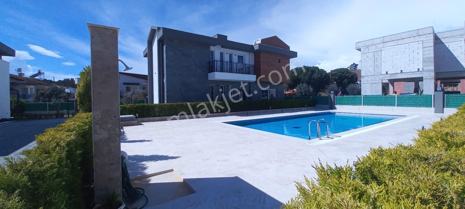 Havuzlu Ve Güvenlikli Sitede Denize 500 Metre Villa - Görsel 2