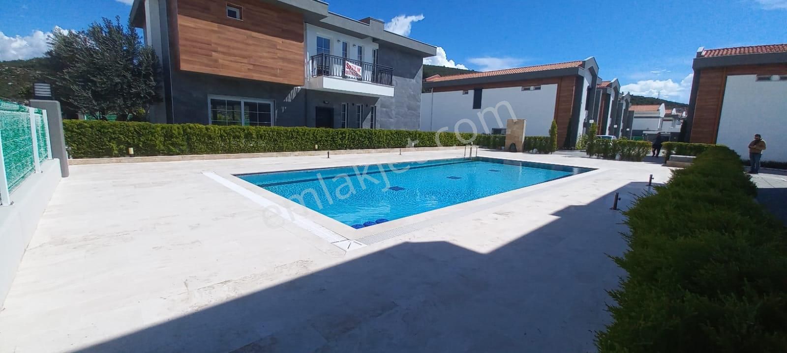 Havuzlu Ve Güvenlikli Sitede Denize 500 Metre Villa - Görsel 3