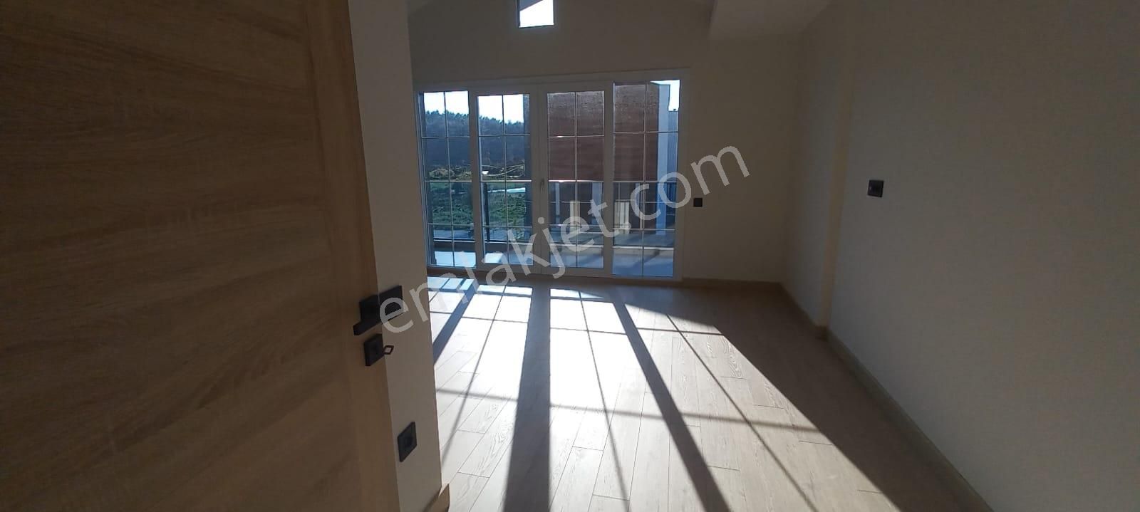 Havuzlu Ve Güvenlikli Sitede Denize 500 Metre Villa - Görsel 19