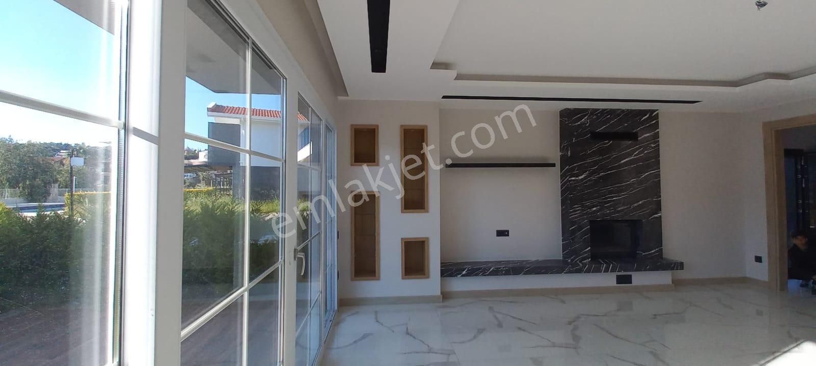 Havuzlu Ve Güvenlikli Sitede Denize 500 Metre Villa - Görsel 15