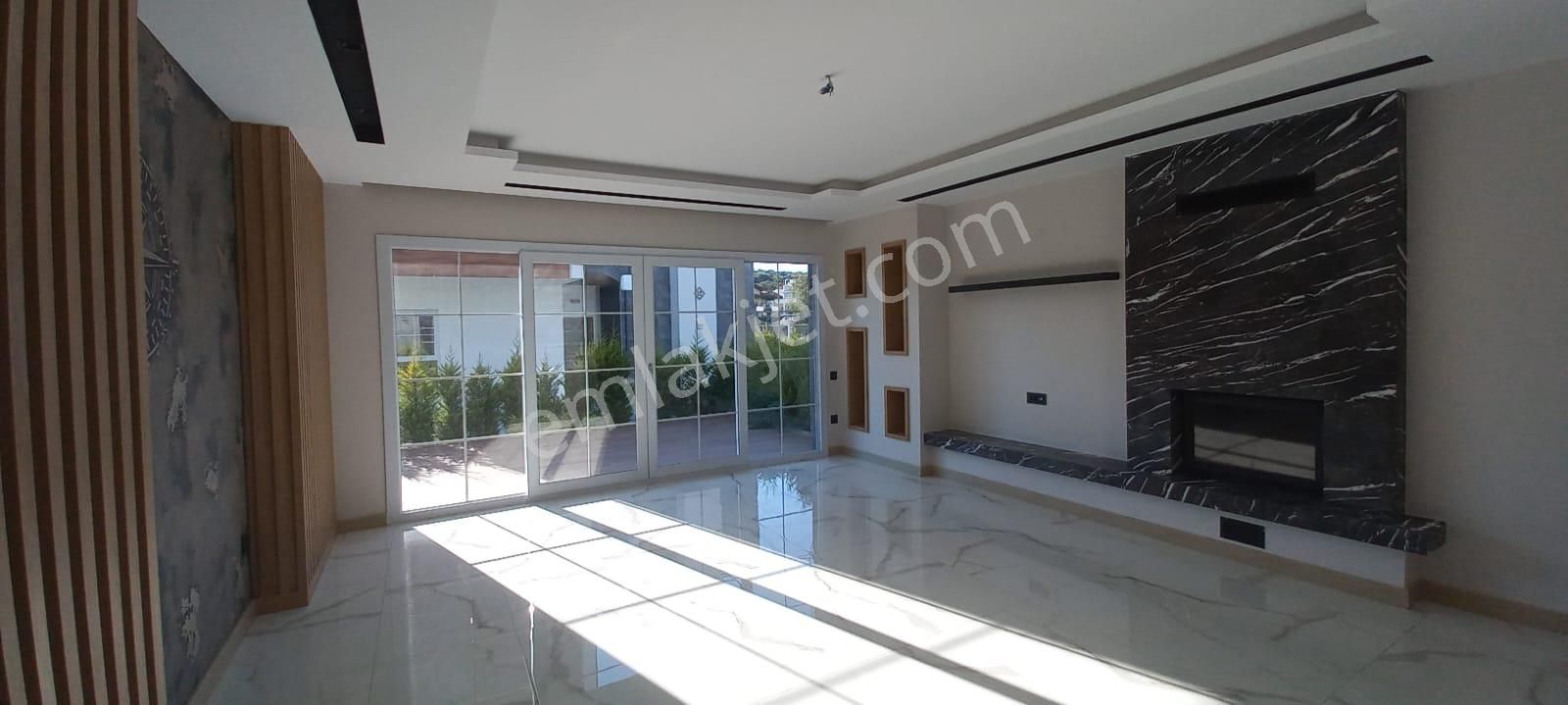 Havuzlu Ve Güvenlikli Sitede Denize 500 Metre Villa - Görsel 16