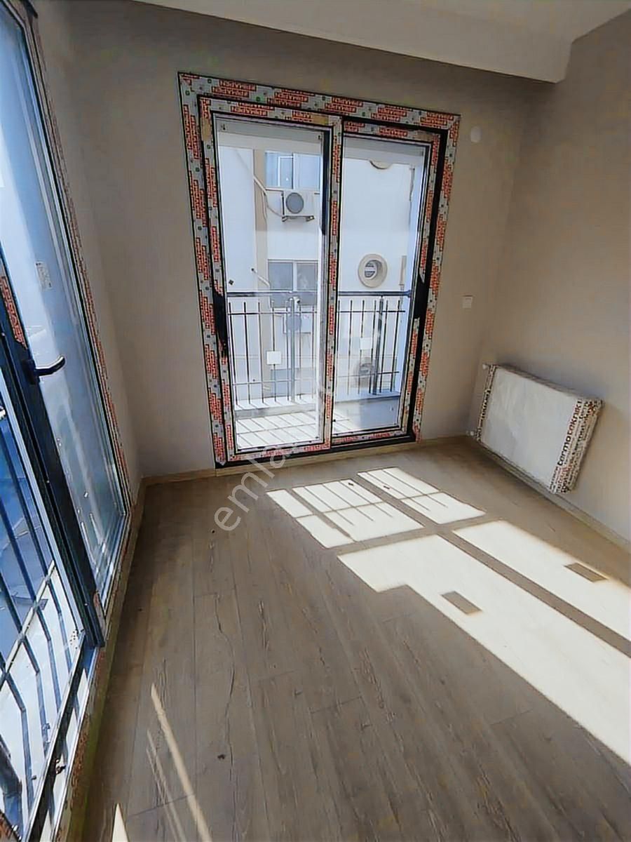 Buca Kuruçeşme 55 Mk Sıfır Ara Kat Doğalgazlı Asansörlü Üniv Ka - Görsel 3