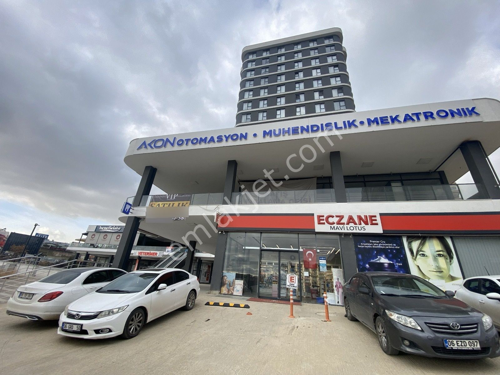 Yenimahalle Serhat Mah. Elegance Meydan'da Katta Kiralık Dükkan