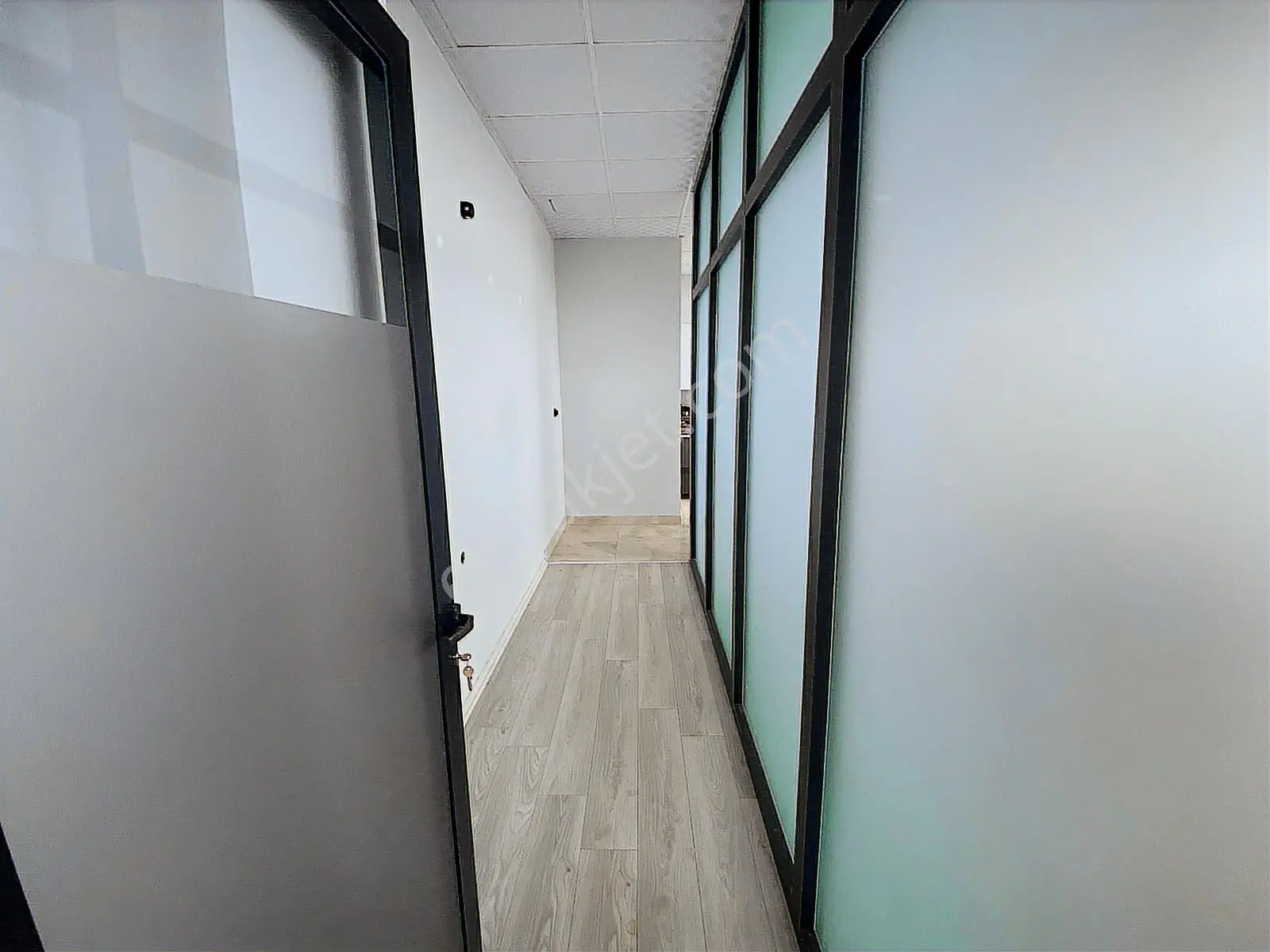 Kiralık Dükkan Serhat Mah. Elegance Meydan'da Yapılı... - Görsel 17