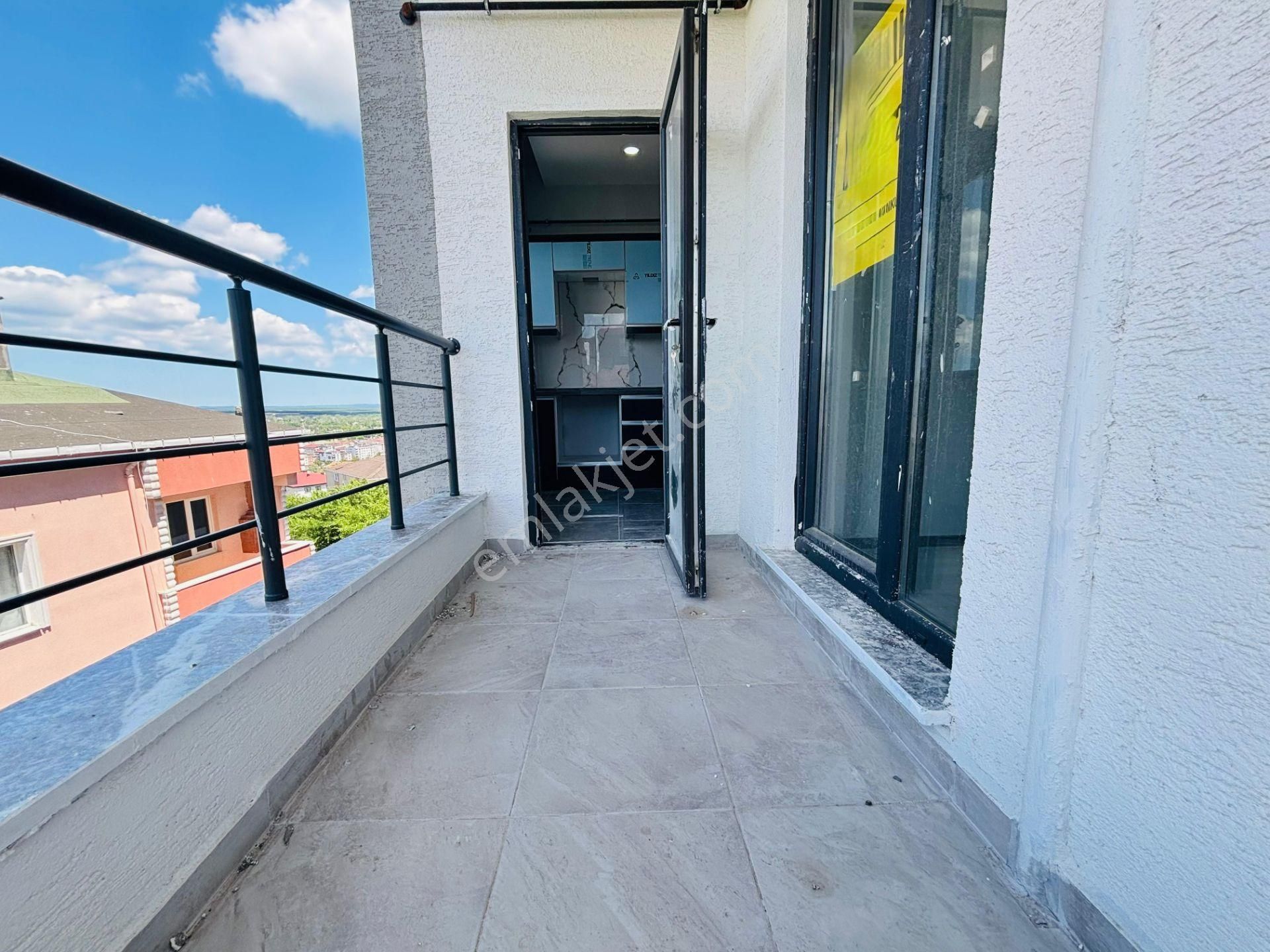 Güven'den Çerkezköyde İskanlı Ebv. Banyolu Sıfır 2+1 Daire - Görsel 16