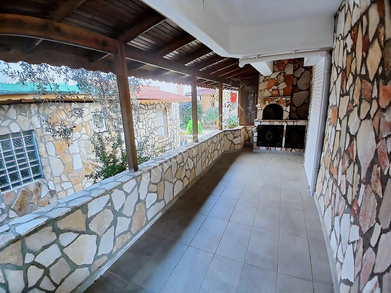 Eu Gayrimenkul'den Denize Yakın 3+1 Tripleks Villa - Görsel 4