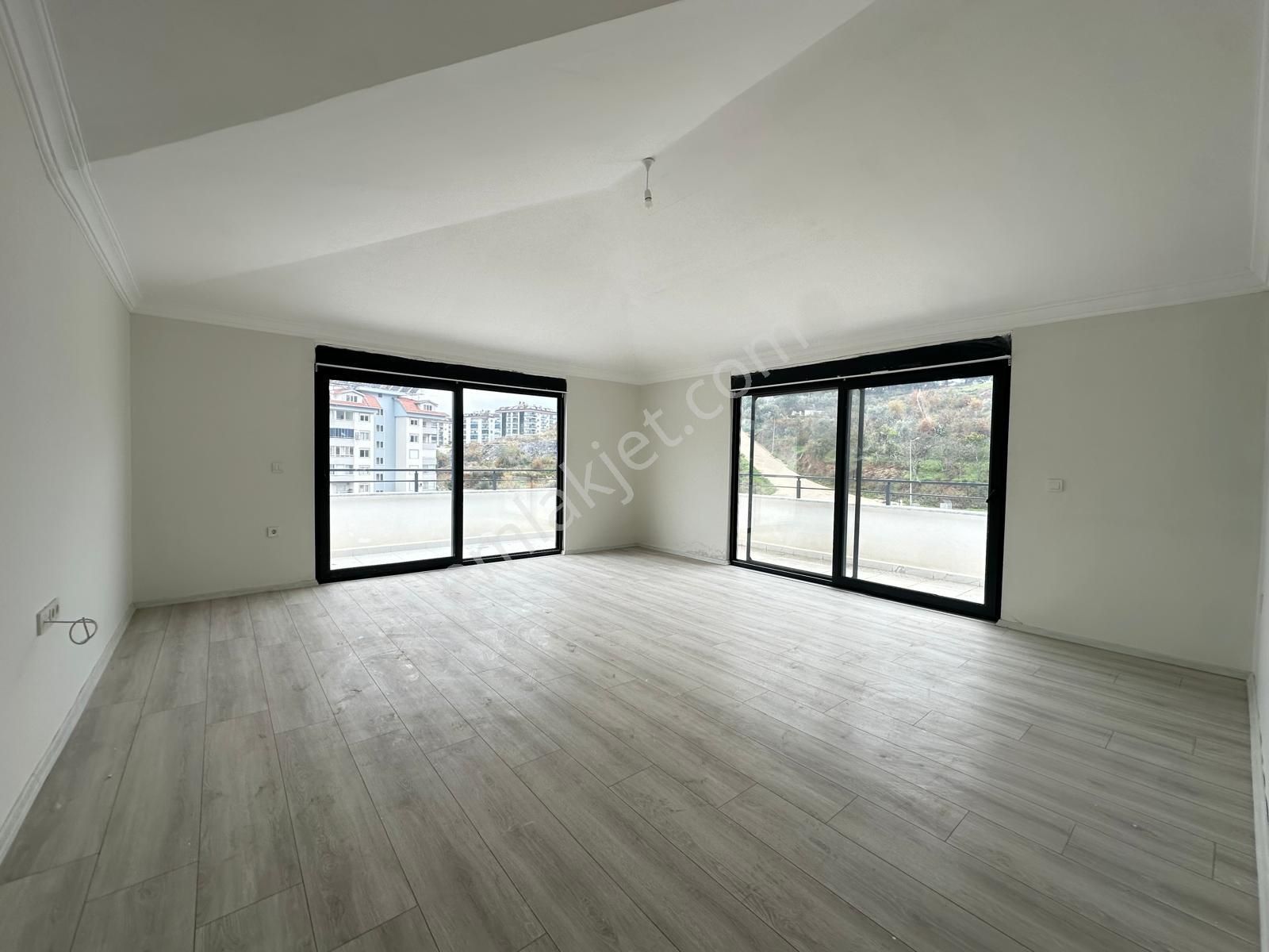 Alanya Çıplaklı'da Satılık 3+1 Ayrı Mutfak 170m2 Sıfır Dubleks Daire - Görsel 2