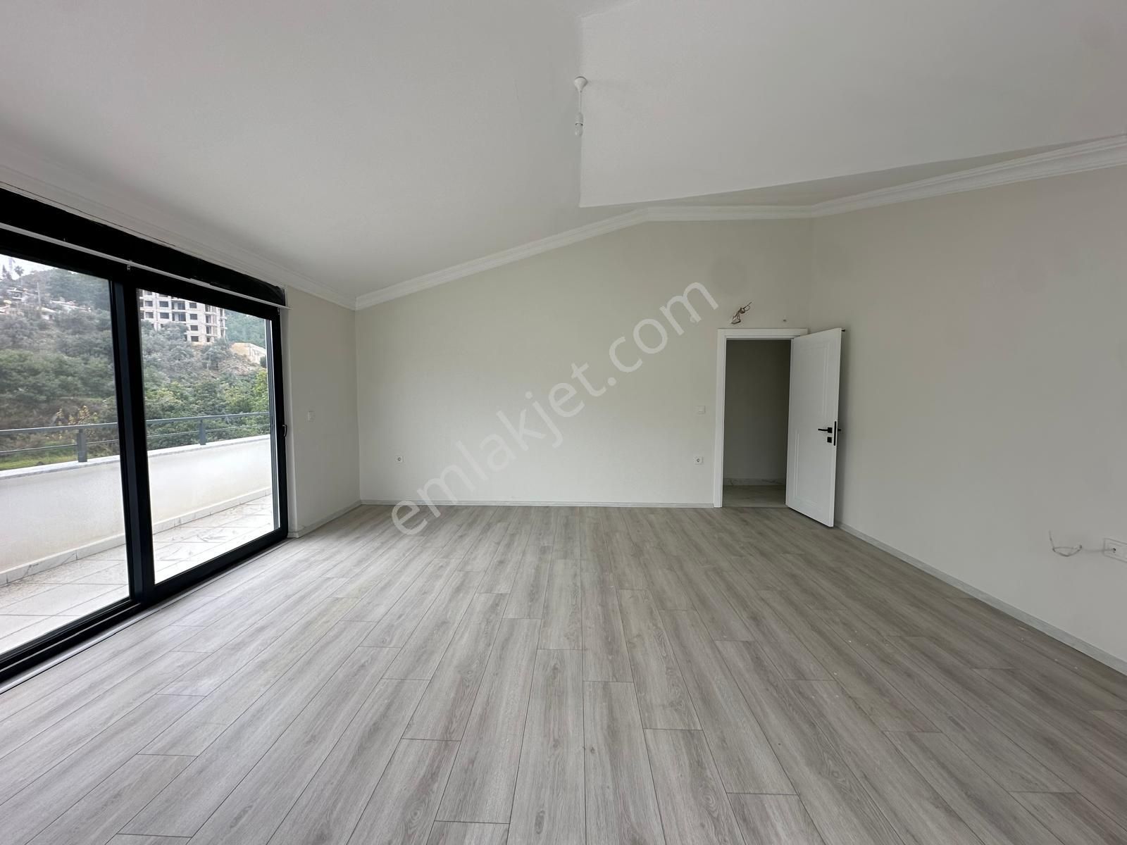 Alanya Çıplaklı'da Satılık 3+1 Ayrı Mutfak 170m2 Sıfır Dubleks Daire - Görsel 3