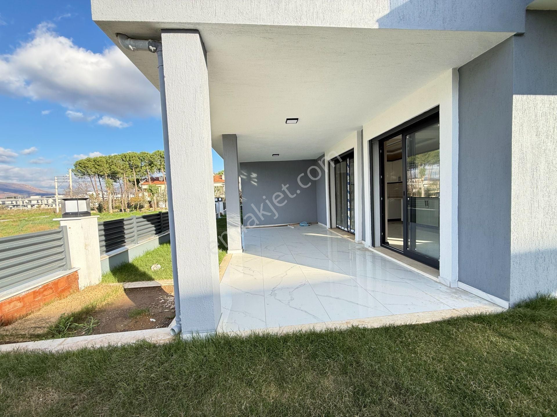 Seferihisar Doğanbey'de Satılık 3+1 Sıfır Bahçeli Dublex Villa - Görsel 10