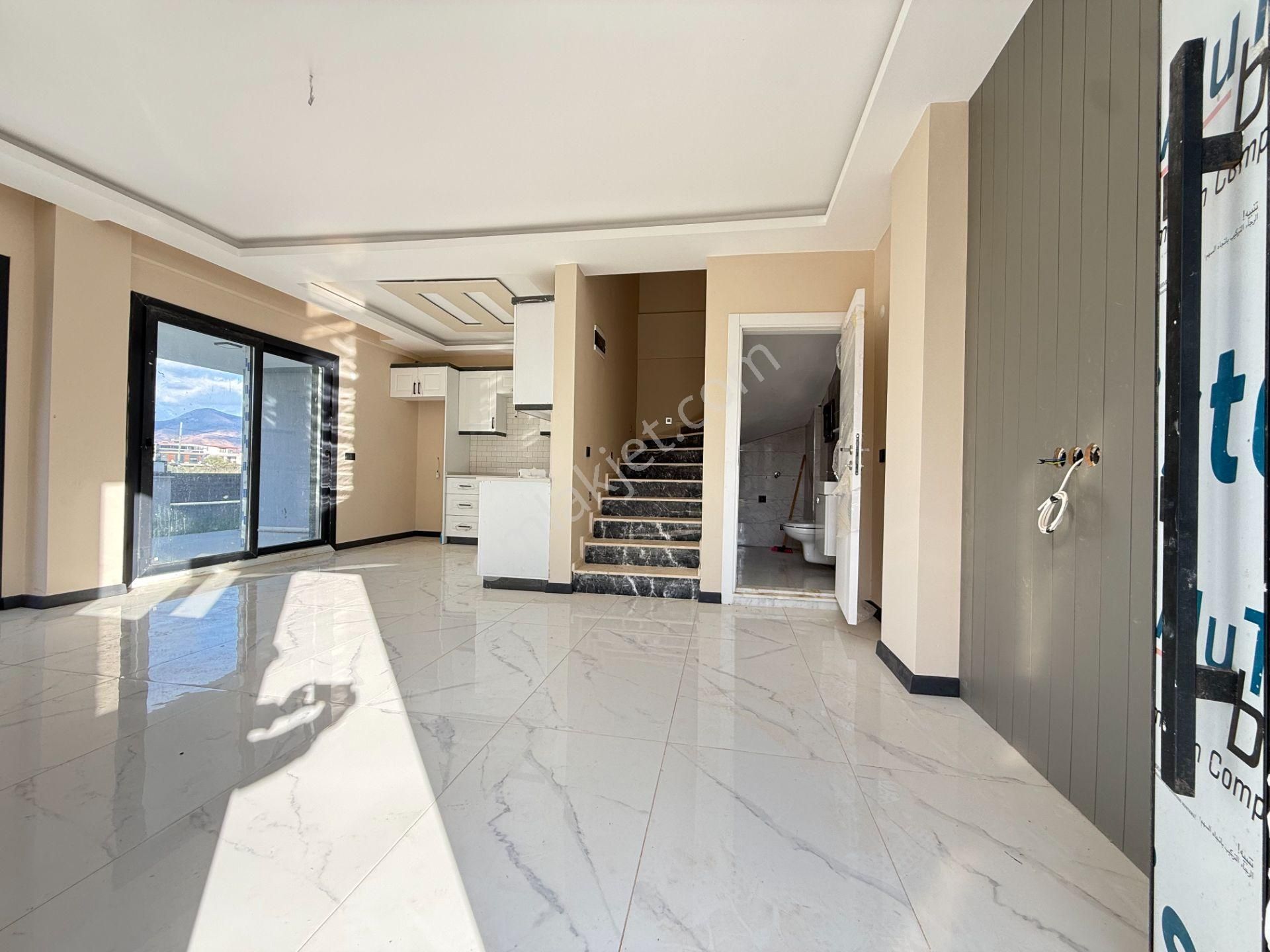 Seferihisar Doğanbey'de Satılık 3+1 Sıfır Bahçeli Dublex Villa - Görsel 12