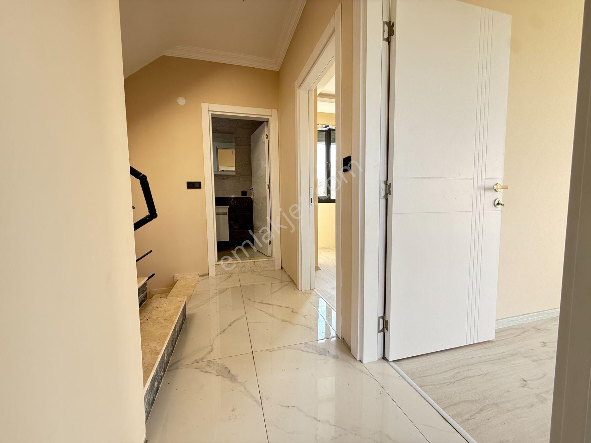 Seferihisar Doğanbey'de Satılık 3+1 Sıfır Bahçeli Dublex Villa - Görsel 22