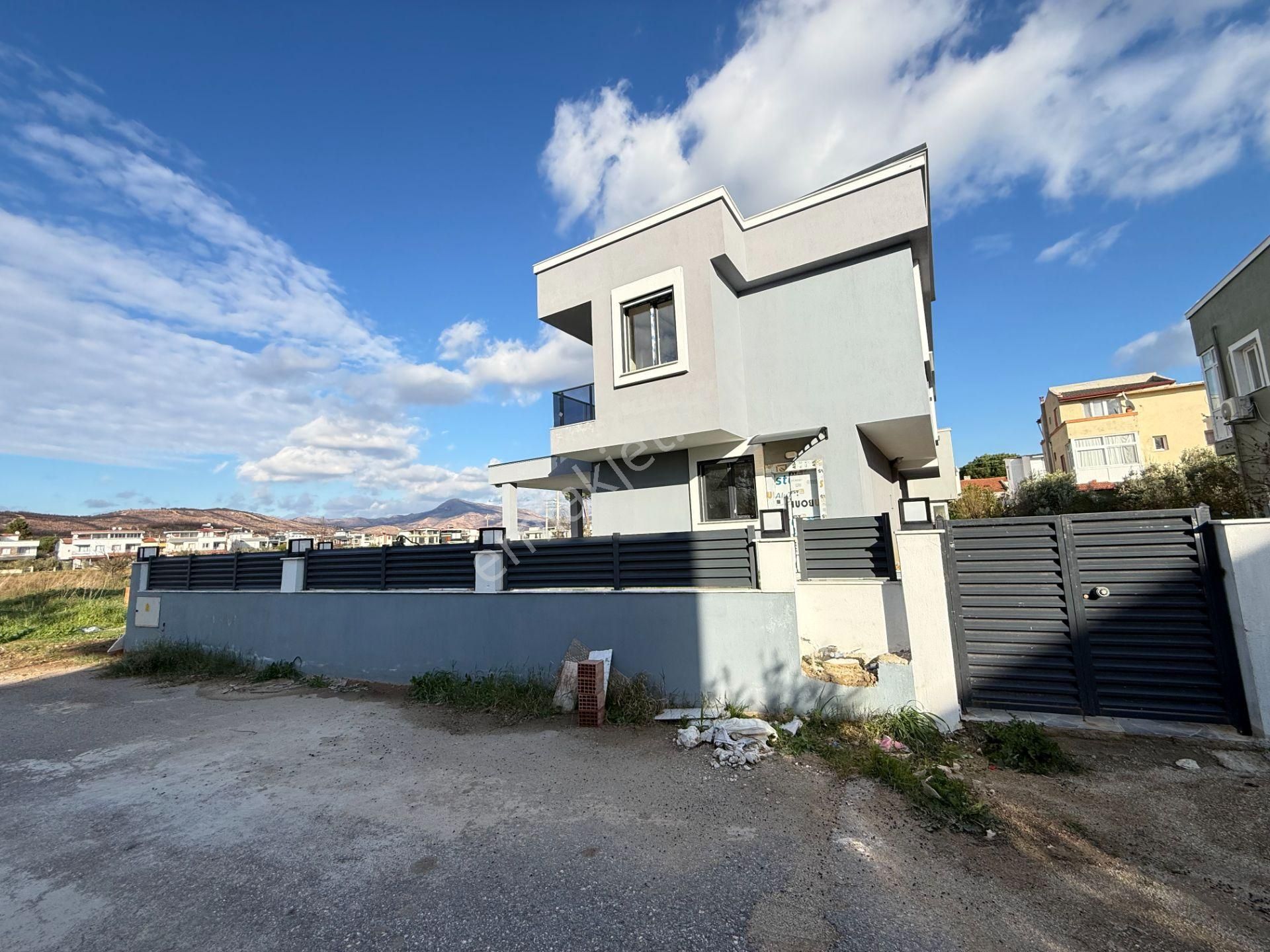 Seferihisar Doğanbey'de Satılık 3+1 Sıfır Bahçeli Dublex Villa - Görsel 3